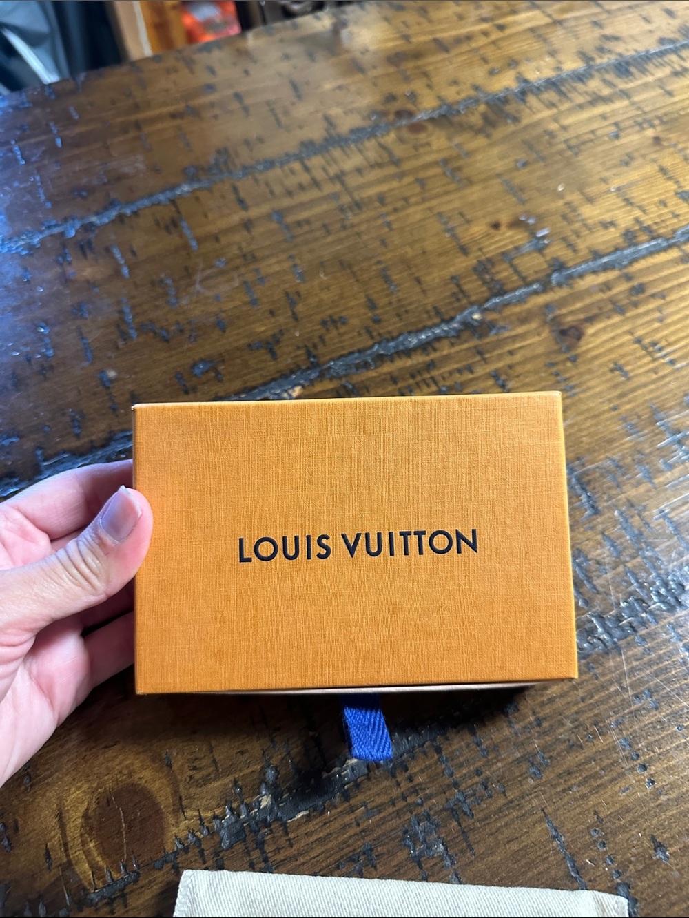Louis Vuitton Orange Box with Beige Dust Pouch and Blue Pull Tab - Picture 2 of 4